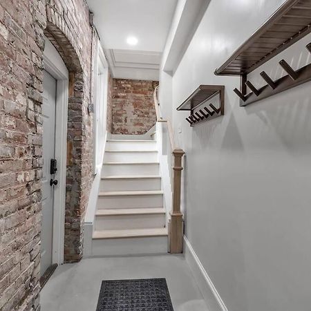 Carriage House Loft - King Bed And Garage Parking Apartment Buffalo Bagian luar foto
